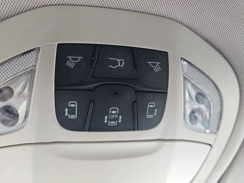 Used 2017 Chrysler Pacifica Touring-L image 20