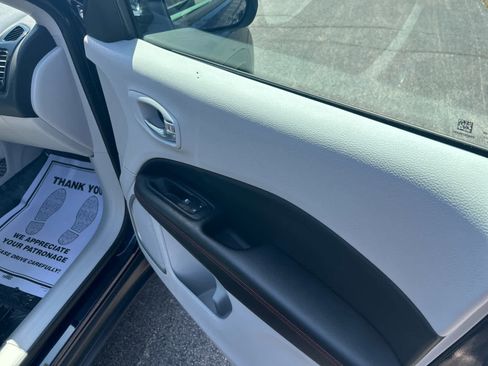 Used 2020 Jeep Compass Limited image 28