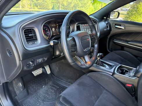 Used 2019 Dodge Charger Scat Pack w/ Plus Group RWD image 21