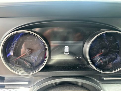 Certified 2024 Kia Carnival LX FWD image 7