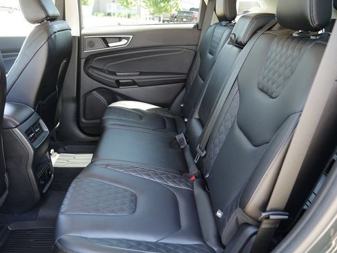 Used 2024 Ford Edge Titanium AWD/4WD image 17