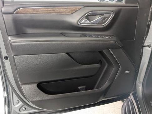 Used 2023 Chevrolet Suburban Premier RWD image 13
