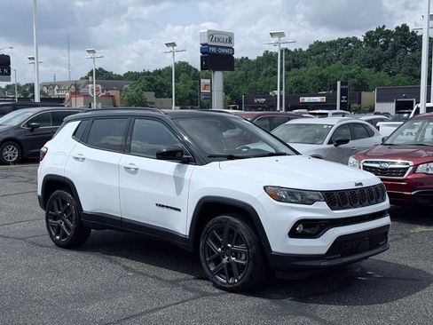 New 2026 Jeep Compass Limited w/ Sun, Sound & Navigation Group AWD/4WD image 4