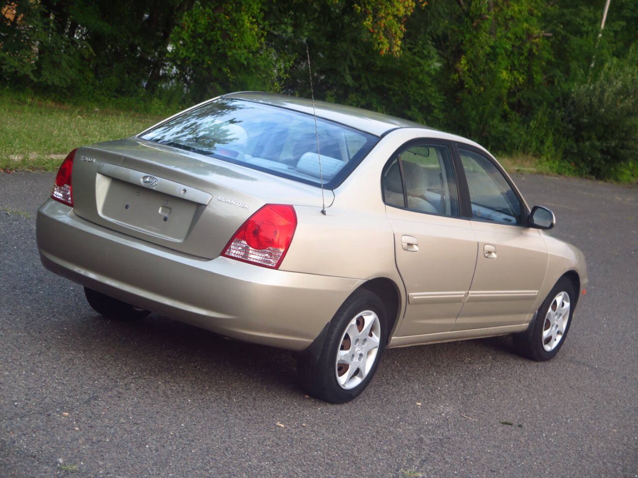 Used 2006 Hyundai Elantra Sedan FWD image 4