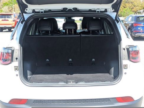 Used 2023 Jeep Compass Latitude image 8