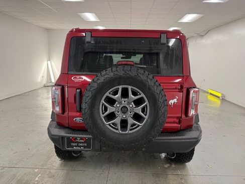 New 2025 Ford Bronco Badlands image 6