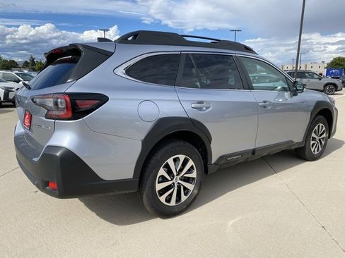 New 2025 Subaru Outback Premium image 5