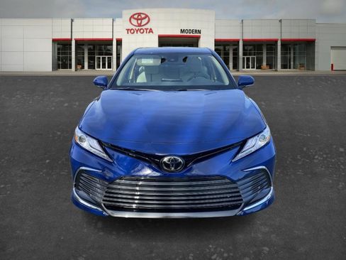 Used 2024 Toyota Camry XLE image 2