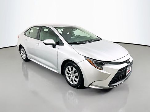 Certified 2025 Toyota Corolla LE FWD image 3