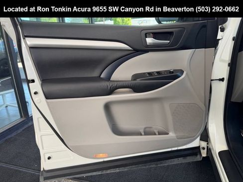 Used 2016 Toyota Highlander XLE AWD/4WD image 11