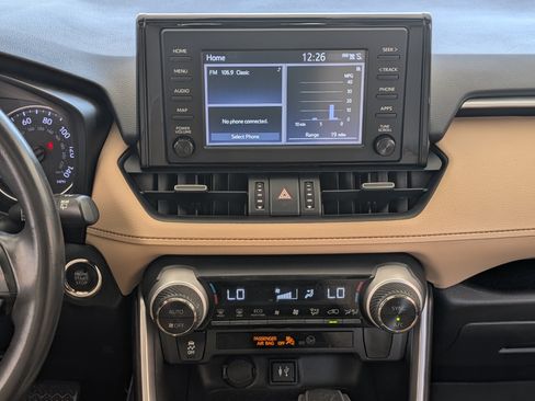 Used 2019 Toyota RAV4 XLE Premium FWD image 26