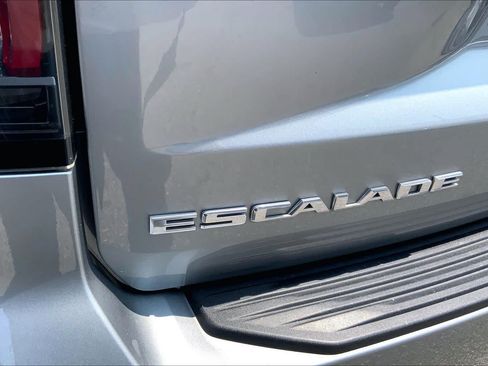 Used 2023 Cadillac Escalade Premium Luxury w/ LPO, Floor Liner Package AWD/4WD image 32