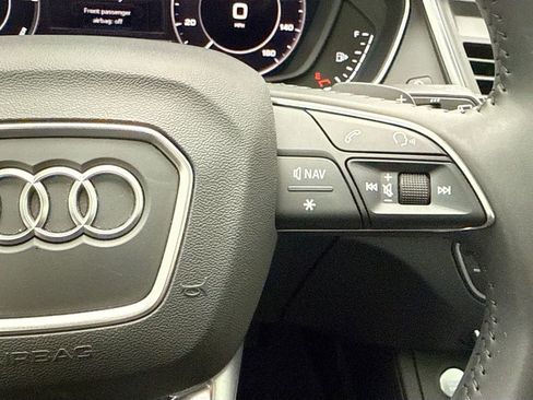 Used 2020 Audi Q5 e Premium w/ Convenience Package image 12