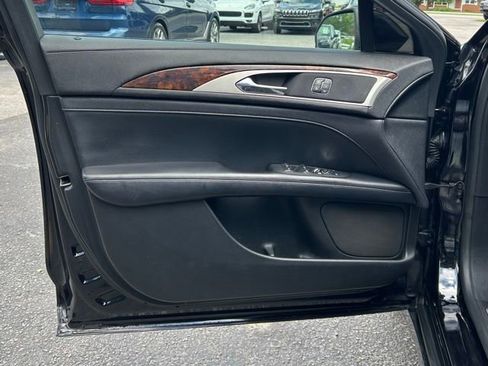 Used 2019 Lincoln MKZ Reserve image 17