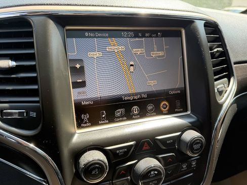 Used 2015 Jeep Grand Cherokee Limited w/ Luxury Group II AWD/4WD image 20