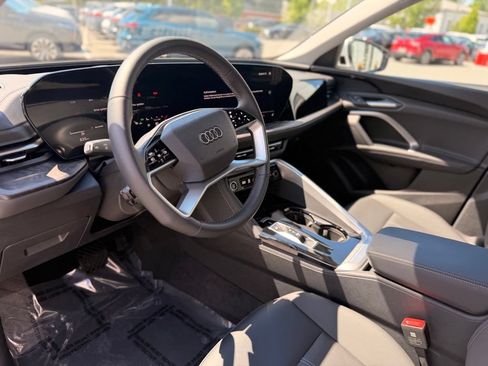 Used 2025 Audi Q5 Premium w/ Convenience Package AWD/4WD image 11