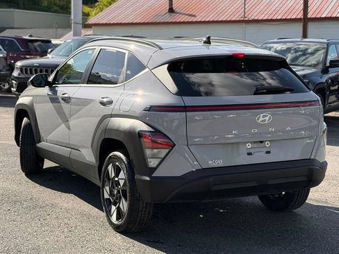 Used 2025 Hyundai Kona SEL AWD/4WD image 3