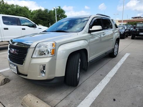 Used 2013 GMC Terrain SLT FWD image 1