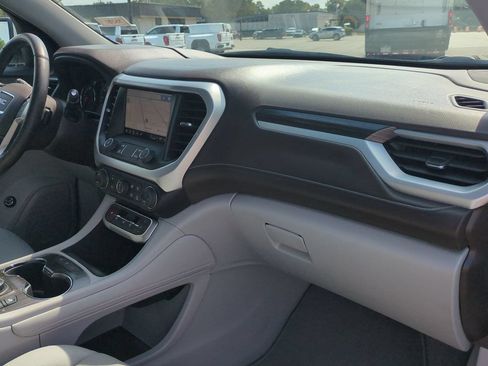 Certified 2023 GMC Acadia SLT w/ Technology Package FWD image 30