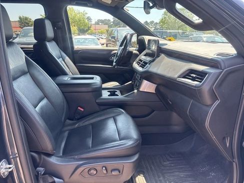 Used 2021 Chevrolet Suburban LT RWD image 16