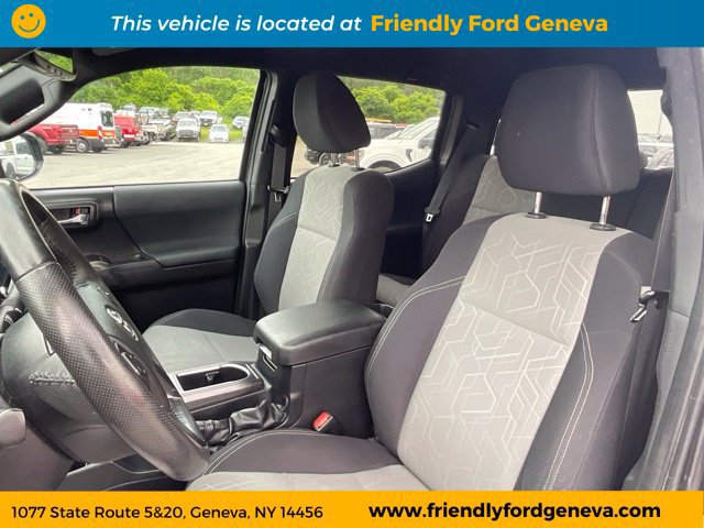 Used 2022 Toyota Tacoma TRD Sport AWD/4WD image 34