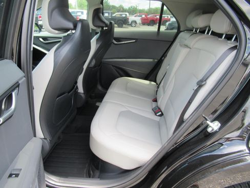 Used 2025 Kia Niro EX Touring FWD image 18