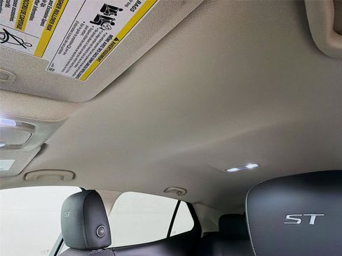 Used 2023 Buick Envision Preferred w/ Sport Touring Package AWD/4WD image 5