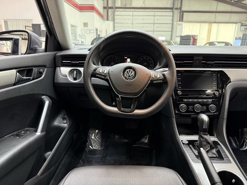 Used 2021 Volkswagen Passat 2.0T SE image 21