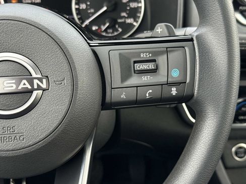 Used 2023 Nissan Rogue SV image 7