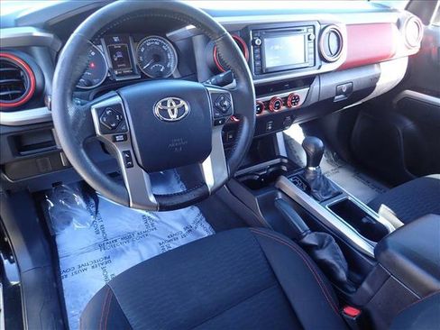 Used 2016 Toyota Tacoma SR5 w/ SR5 Appearance Package (SN) image 7