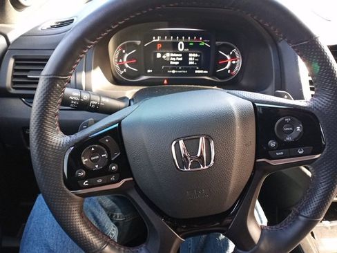 Used 2025 Honda Passport Black Edition image 23