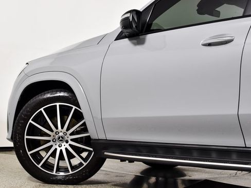Certified 2025 Mercedes-Benz GLS 580 4MATIC image 16