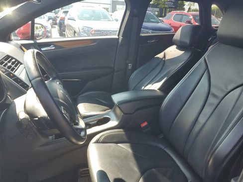 Used 2018 Lincoln MKC Select w/ Select Plus Package AWD/4WD image 18