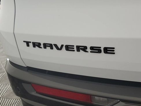 New 2026 Chevrolet Traverse RS w/ LPO, Floor Liner Package FWD image 31