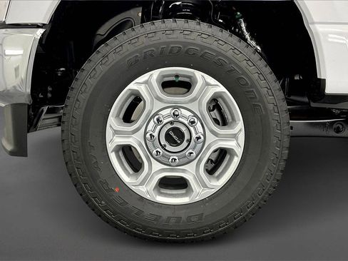 New 2025 Ford F350 XLT w/ FX4 Off-Road Package image 12