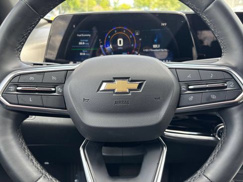 Used 2025 Chevrolet Equinox LT FWD image 29