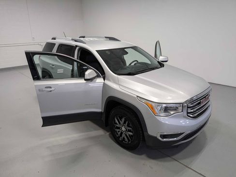 Used 2017 GMC Acadia SLT AWD/4WD image 16