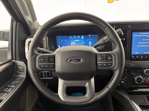 Used 2025 Ford F250 Lariat w/ Chrome Package image 12