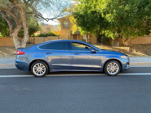 Used 2019 Ford Fusion Energi Titanium image 10