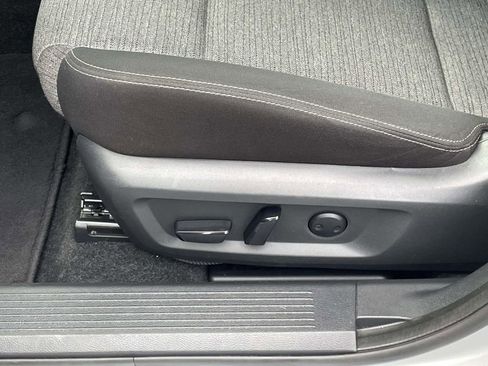 Used 2022 Nissan Rogue SV image 14