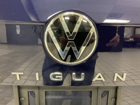 Used 2023 Volkswagen Tiguan SE image 23