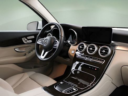 Used 2022 Mercedes-Benz GLC 300 image 27