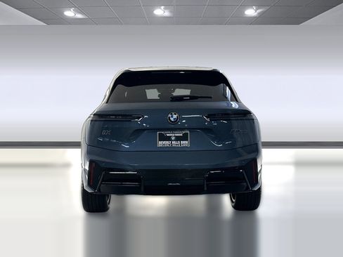 Used 2026 BMW iX M70 image 9