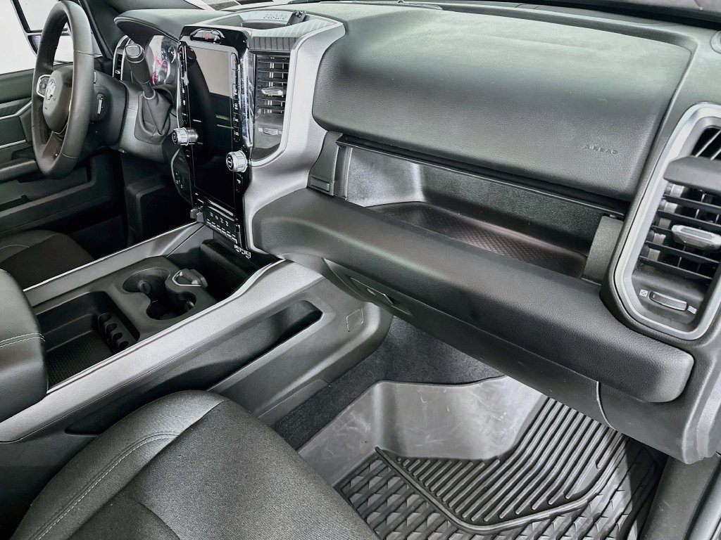 Used 2025 RAM 3500 Big Horn AWD/4WD image 31