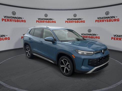 New 2026 Volkswagen Tiguan SE image 2