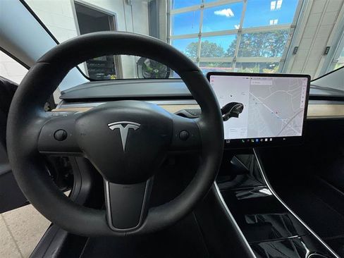 Used 2020 Tesla Model 3 Long Range AWD/4WD image 14
