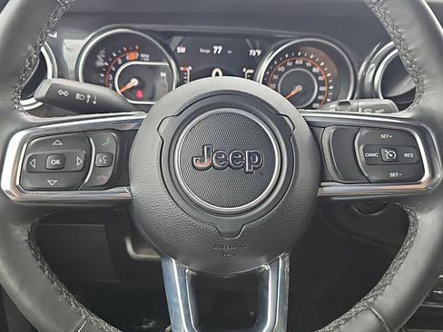 Used 2022 Jeep Wrangler Unlimited Sahara AWD/4WD image 23