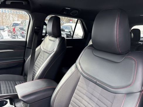 Used 2025 Ford Explorer ST-Line w/ ST-Line Street Pack image 9