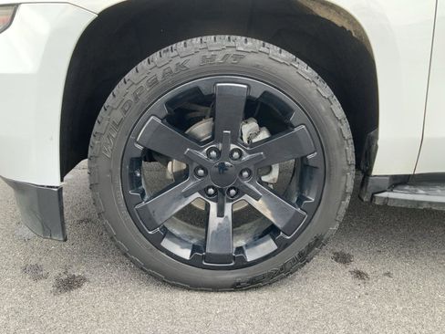 Used 2019 Chevrolet Tahoe LT image 15