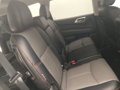 Used 2019 Nissan Pathfinder SL FWD image 19